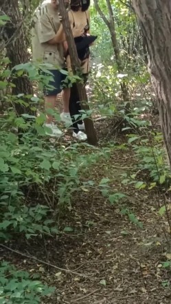 《贵在真实反差淫妻》顶级绿帽刷锅狠人，私密交流群东北夫妻淫乱群交内容曝光，商场户外超市露出3P野战相当开放 截图15