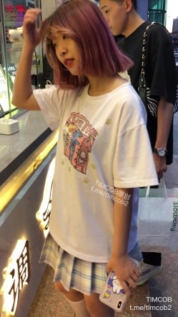 大神一路走一路抄底多位黑丝美女全是漂亮的小姐姐 截图2