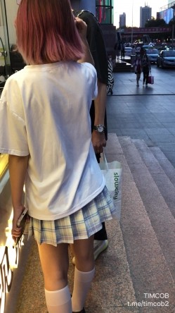 大神一路走一路抄底多位黑丝美女全是漂亮的小姐姐 截图11