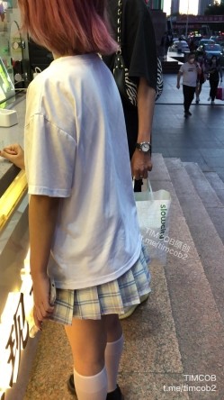 大神一路走一路抄底多位黑丝美女全是漂亮的小姐姐 截图13