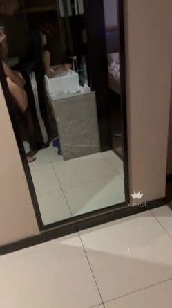 约炮大神『Kubotu』大学女教师给我深喉，新调教开发的骚母狗 口爆吞精 女上骑乘 无套内射 截图12