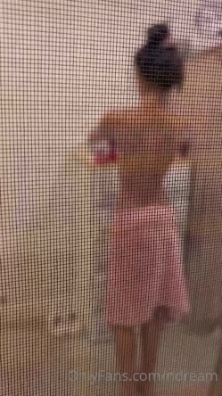 泰国纯天然反差少妇「dream」OF日常露脸性爱私拍 野外、阳台、车震、门口啪啪 现实OL网上母狗 截图6