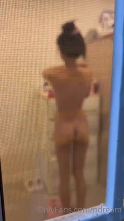 泰国纯天然反差少妇「dream」OF日常露脸性爱私拍 野外、阳台、车震、门口啪啪 现实OL网上母狗 截图7