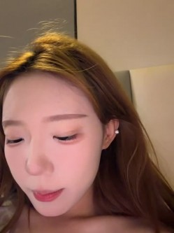 stripchat【linlian3】清纯校花 极品身材 丝袜长腿 足交 逼毛围着逼逼长满一圈 道具自慰 爆浆 截图11