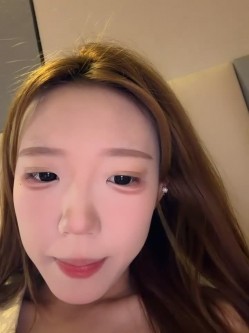 stripchat【linlian3】清纯校花 极品身材 丝袜长腿 足交 逼毛围着逼逼长满一圈 道具自慰 爆浆 截图12