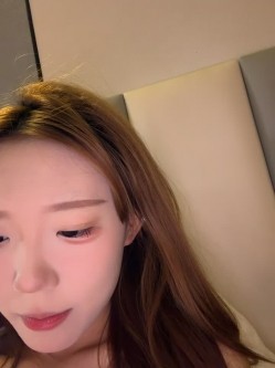 stripchat【linlian3】清纯校花 极品身材 丝袜长腿 足交 逼毛围着逼逼长满一圈 道具自慰 爆浆 截图14