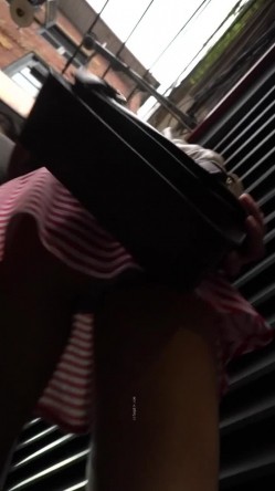 《极品CD秘魔手外购》闹市区极限贴身抄底多位漂亮小姐姐~各种性感小内内亮点多~清纯长腿美女极度反差真空出门毛茸茸露逼 截图14