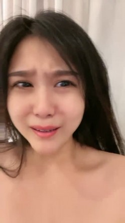 全网我最骚表演被强奸不要过来，脱光光用黄瓜磨穴，淫语骚话不断黄瓜抽插，黑丝高跟鞋大屁股，娇喘非常淫骚 截图16