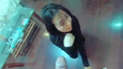 来兄弟家做客~朋友出去买菜了~嫂子的骚样实在太勾引人了~逞朋友没回来先搞一炮再说啦石榴裙下做鬼也风流！！ 截图3