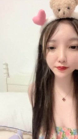 【小奕可】【小一可】新人下海 颜值学妹 跳蛋自慰喷水~21岁，这么漂亮，让兄弟们尽情欣赏逼逼和乳房 截图9