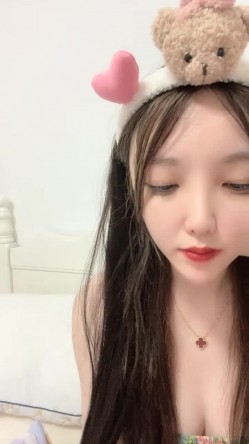 【小奕可】【小一可】新人下海 颜值学妹 跳蛋自慰喷水~21岁，这么漂亮，让兄弟们尽情欣赏逼逼和乳房 截图10