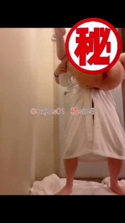 专约极品大神『橘sir-S』在全校师生面前展示一波“体操运动”小母狗羞耻的看着落地窗外的学生和老师，被前后夹击 截图8