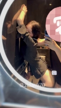 【最新高价福利】推特网红女神，高颜反差婊【zidan670】私拍新品，富二代的肉便器，被各种花式玩肏 截图4