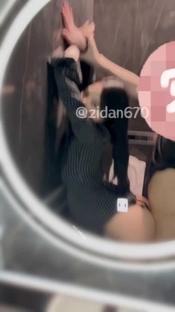 【最新高价福利】推特网红女神，高颜反差婊【zidan670】私拍新品，富二代的肉便器，被各种花式玩肏 截图8