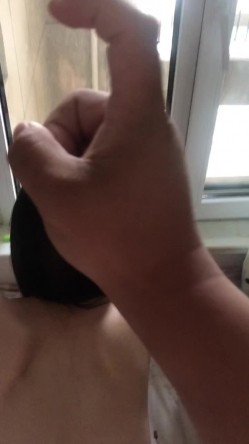 大神的绿奴母狗们，车震户外露出，滴蜡后入打开门看着邻居走廊大战，楼道做爱，威武刺激哦 22V流出！ 截图3