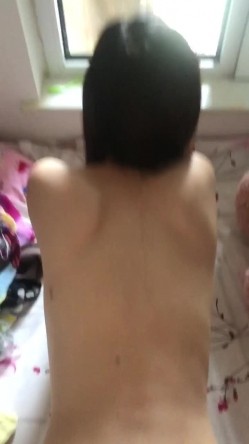 大神的绿奴母狗们，车震户外露出，滴蜡后入打开门看着邻居走廊大战，楼道做爱，威武刺激哦 22V流出！ 截图11