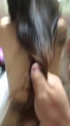 大神的绿奴母狗们，车震户外露出，滴蜡后入打开门看着邻居走廊大战，楼道做爱，威武刺激哦 22V流出！ 截图15
