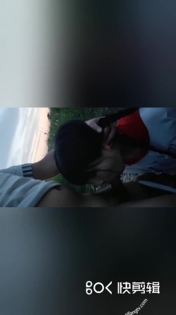 樱子和七七户外口爆表哥，两个清纯颜值妹妹你来我往为的骚劲，啊啊啊呃呃呃 好爽好想要，射进嘴里！ 截图16