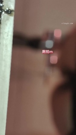 大神潜入购物中心女厕 ️近距离偷拍14位美女的各种鲍鱼 截图7