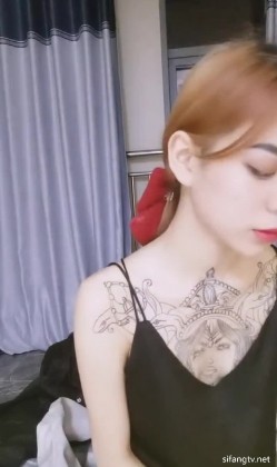 【希溪12.12】极品身材纹身美女口爆掰穴热舞诱惑啪啪 截图3
