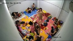 黑客破解摄像头监控偷拍 ️缅北夜总会小姐宿舍私密生活一个房间居然住那么多人 截图7