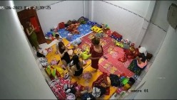 黑客破解摄像头监控偷拍 ️缅北夜总会小姐宿舍私密生活一个房间居然住那么多人 截图9