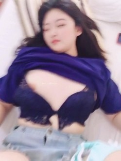 最新反差婊 高端私密群内部福利群泄密流出视图基本都露脸美女如云 截图3