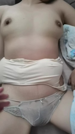 气质少妇黑丝高跟包臀裙一身端庄，床上却反差母狗上位蜜桃臀狂扭，夹得死紧叫得浪 截图1