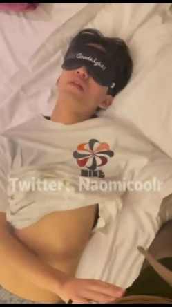 笑起来一口大白牙无敌甜美TS奶油洛洛，恋爱的感觉！比女人还女人，舞蹈轻柔身体 声音甜美，黑丝美腿啪啪，野战 车震等全安排上 截图5