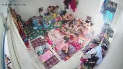 10月最新流出【破解摄像头】 ️监控下的女生宿舍日常洗澡换衣服 截图3