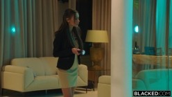 Blacked.23.09.02.Vanessa.Alessia.BBC.Curious.Hotel.Clerk.Seduces.Guest.XXX.720p.MP4-XXX 截图4