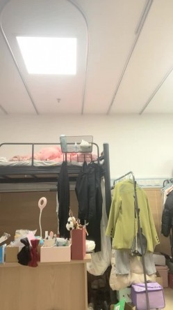 真实三甲医院，【爱聊就约】，美乳护士~真实病房宿舍 截图12