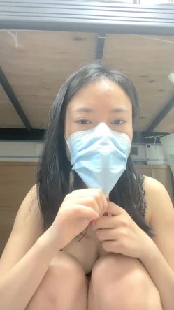 真实三甲医院，【爱聊就约】，美乳护士~真实病房宿舍 截图13