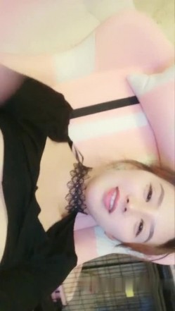 高颜值妹子私人玩物七七道具自慰 性感情趣装网袜椅子上道具JJ抽插呻吟 截图16