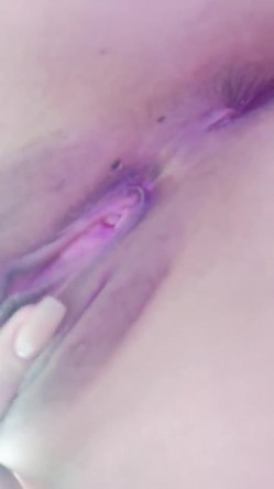 【超高人气女神下海 ️丰满女神】顶级颜值,极品美乳G奶裸舞~1Q多包夜哟 ️极度诱惑，看得鸡儿硬邦邦！！ 截图10