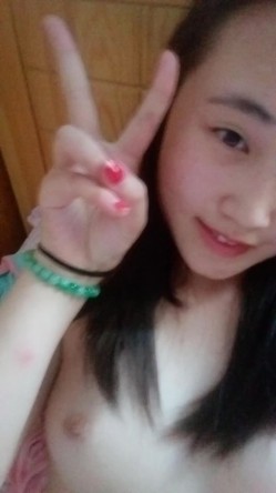 大一学妹自拍视频泄露 截图15