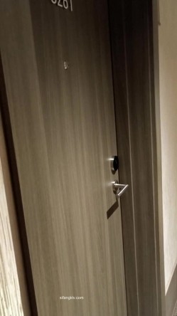 【极品稀缺 ️酒店民宿录音】真实录音各种情侣偷情夫妻学生情侣开房性爱录音带视频 声音清晰节奏感超强 女友酒后放开的叫 截图16