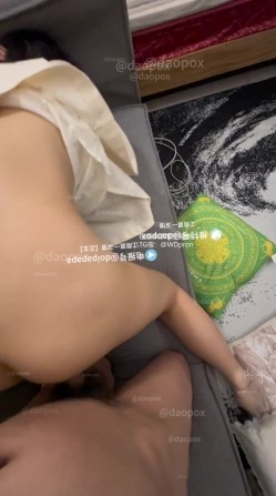 泡良海王推特大神「江南第一深情」28号女主part2，白裙深夜带回家里玩奶玩穴性欲大发无套插入，药劲上来了干个不停 截图8