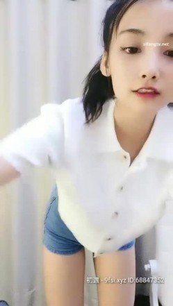 颜值不错的可爱小美女【兰浔】，牛仔诱惑舞~丝袜性感肉臀紫薇，娇喘淫声 面部表情发骚，网友哪里受得了！ 截图1