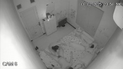 黑客破解家庭网络摄像头偷拍 极品夫妻 的日常性生活每次啪啪都需要道具插逼自慰热身再开干 截图4