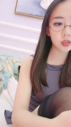 十个眼镜妹九个骚【身材很哇塞】她是空姐多少老板排队都约不到 截图6