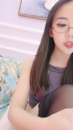 十个眼镜妹九个骚【身材很哇塞】她是空姐多少老板排队都约不到 截图7