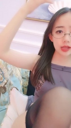 十个眼镜妹九个骚【身材很哇塞】她是空姐多少老板排队都约不到 截图13