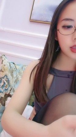 十个眼镜妹九个骚【身材很哇塞】她是空姐多少老板排队都约不到 截图16