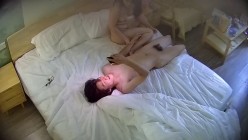 大学城民宿 人形小钢炮啊 动起来就啪啪搞个不停 女人也是微胖极品 完美的炮架子 棋逢对手 截图13