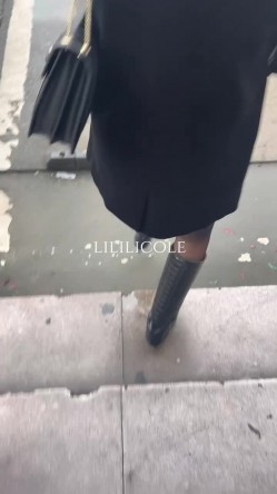 专泡良家大神『LILILICOLE』翘臀骚货一边穿着高跟黑丝一边女上摇摆，只需躺着据能享受全自动炮架服务 截图9