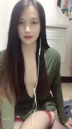 【性感喵喵儿】新人!素颜女神~家里偷偷播 掰穴道具自慰！-~又纯 又欲 100%恋爱的感觉 截图3