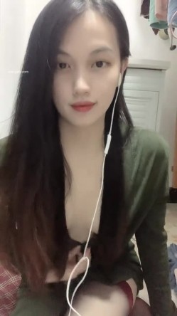 【性感喵喵儿】新人!素颜女神~家里偷偷播 掰穴道具自慰！-~又纯 又欲 100%恋爱的感觉 截图5