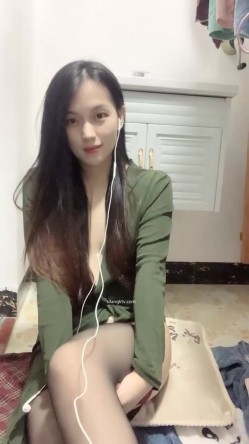 【性感喵喵儿】新人!素颜女神~家里偷偷播 掰穴道具自慰！-~又纯 又欲 100%恋爱的感觉 截图9