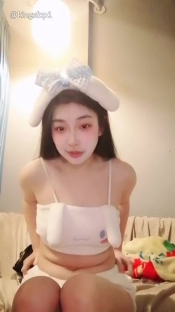 新人18岁小粉【鸭鸭是个m】顶级校花 好骚sm捆绑自慰 被男友道具狂玩屄 调教口爆吞精太糟蹋 截图2